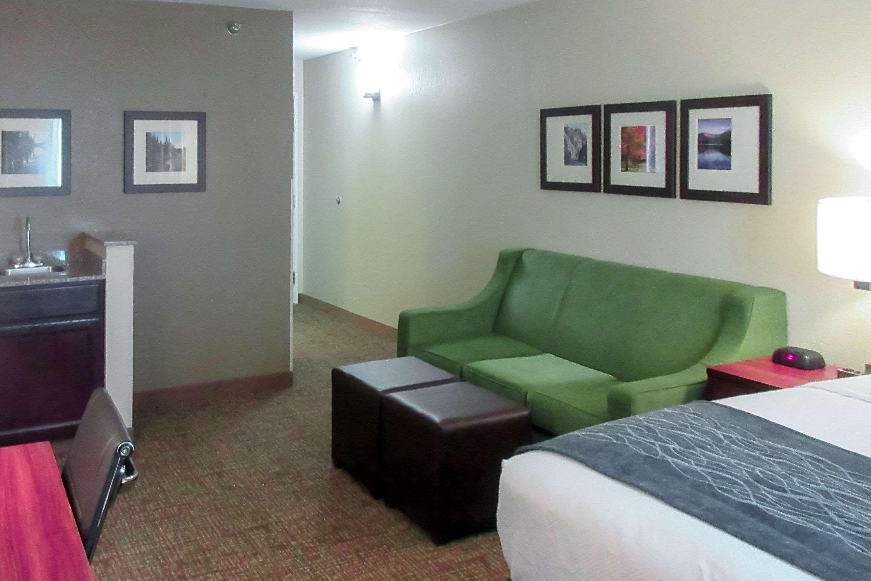 Comfort Inn & Suites プエブロ エクステリア 写真