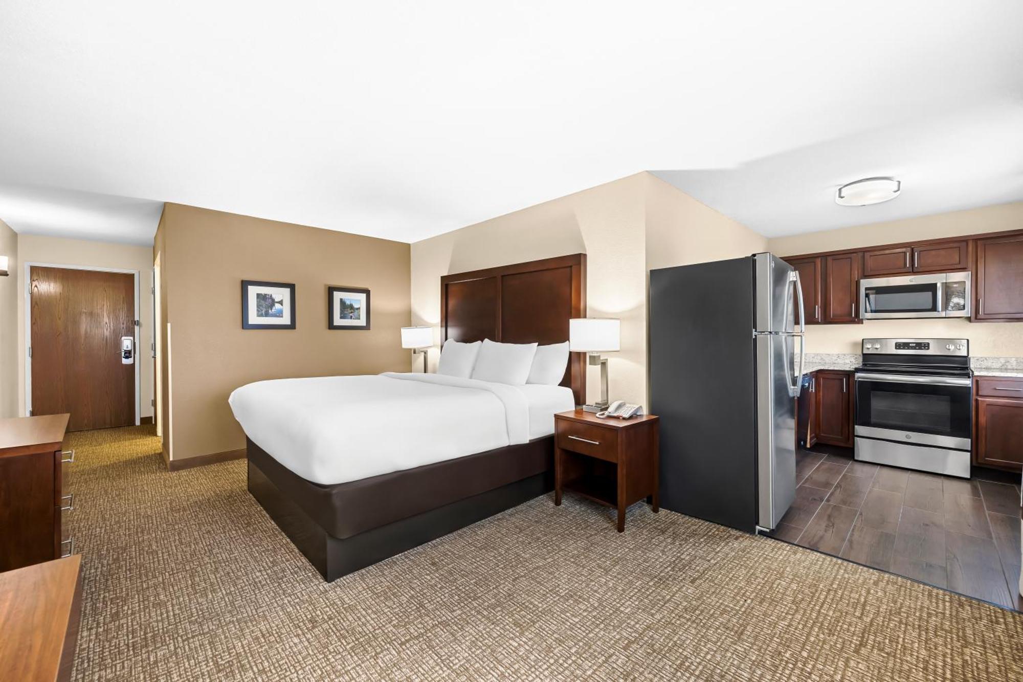 Comfort Inn & Suites プエブロ エクステリア 写真