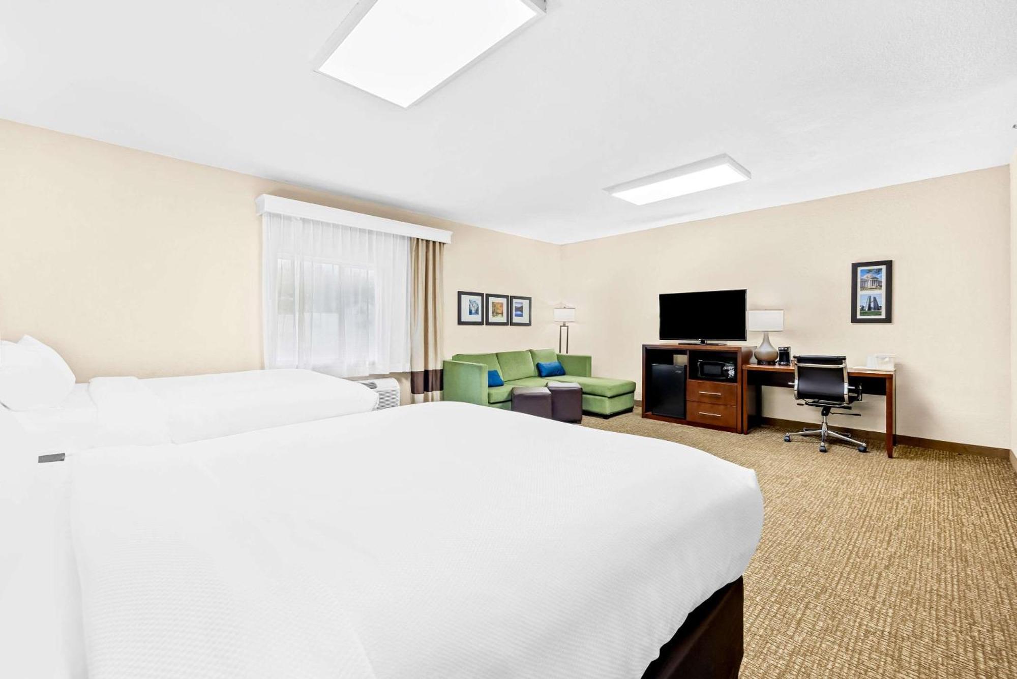 Comfort Inn & Suites プエブロ エクステリア 写真