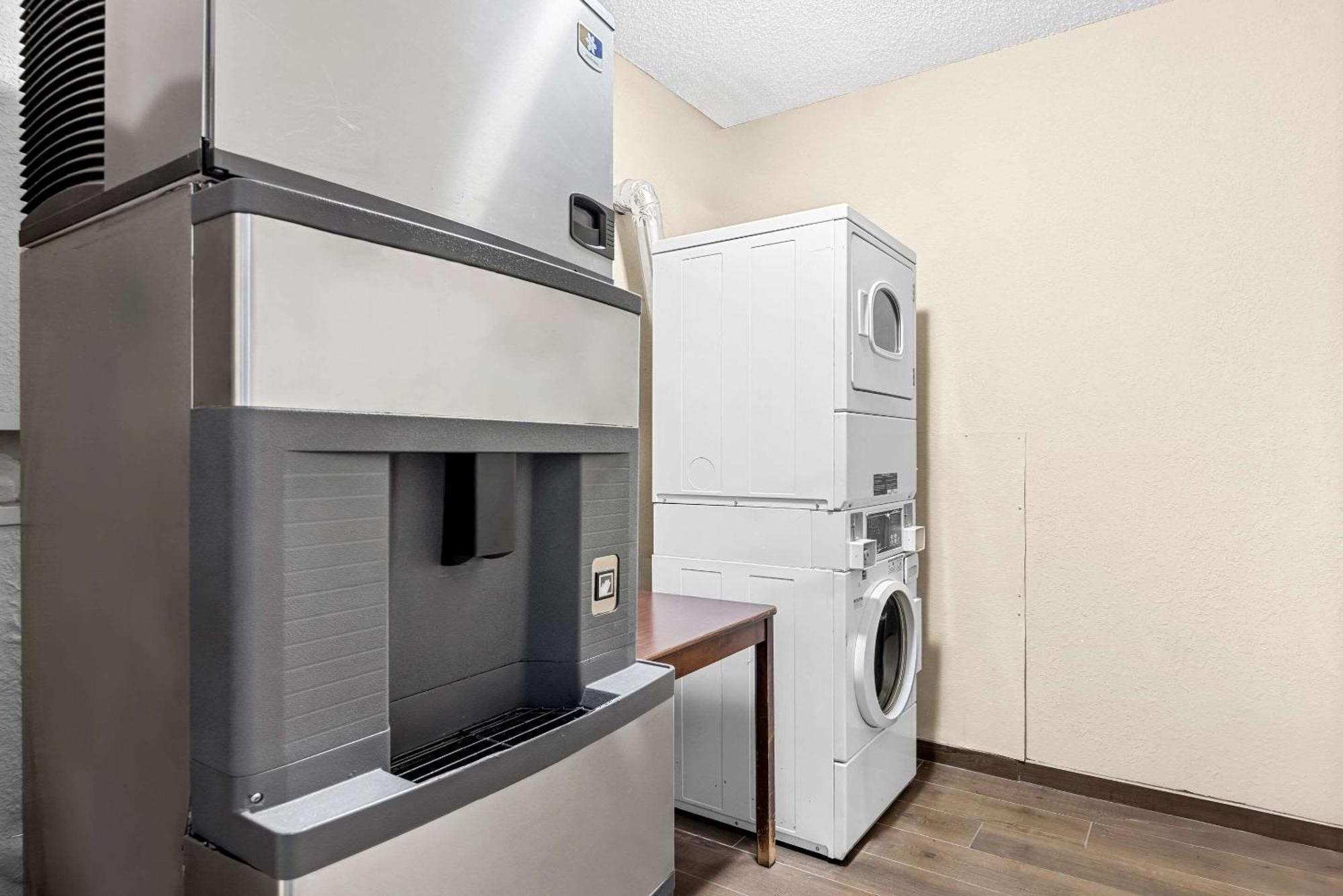 Comfort Inn & Suites プエブロ エクステリア 写真