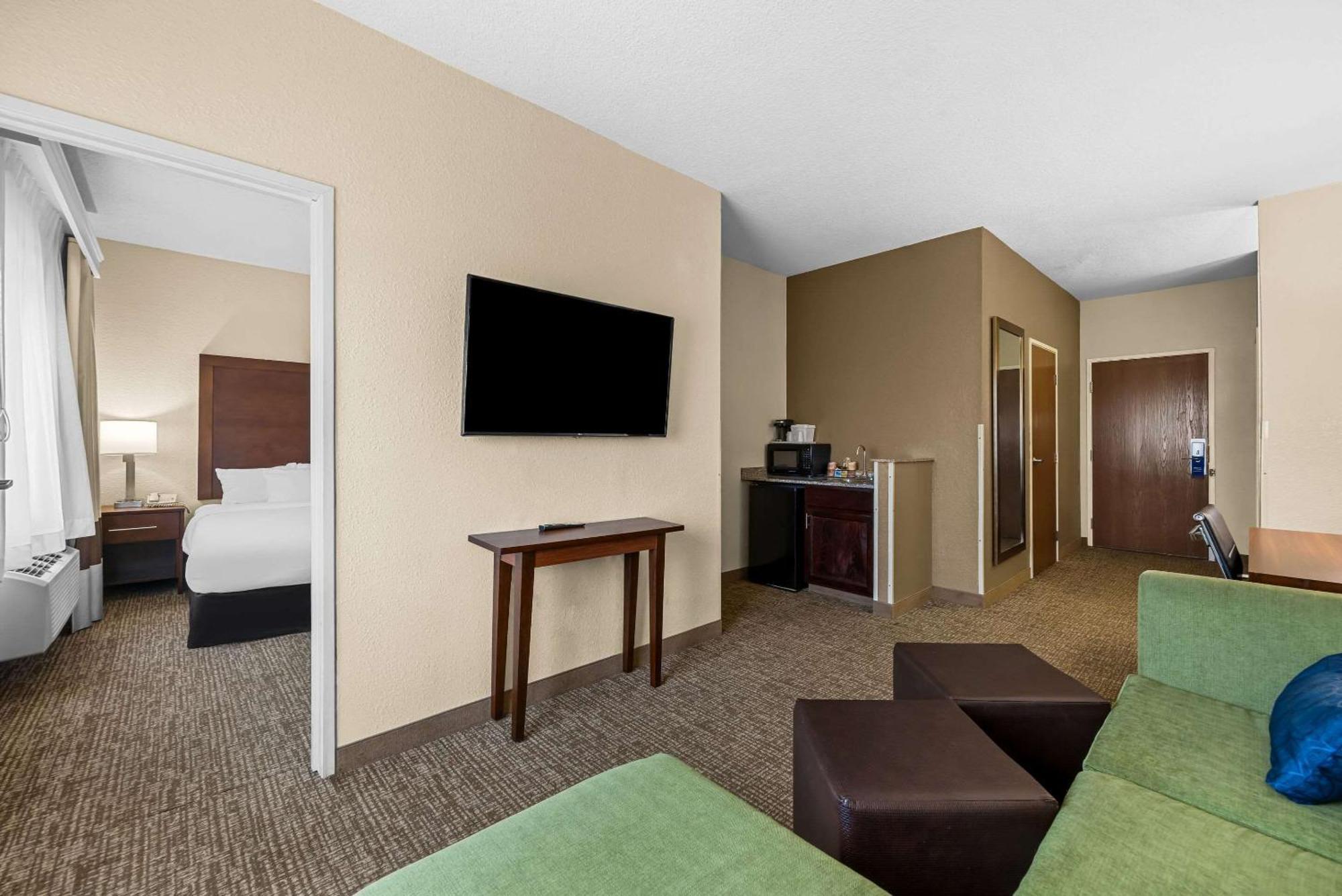 Comfort Inn & Suites プエブロ エクステリア 写真
