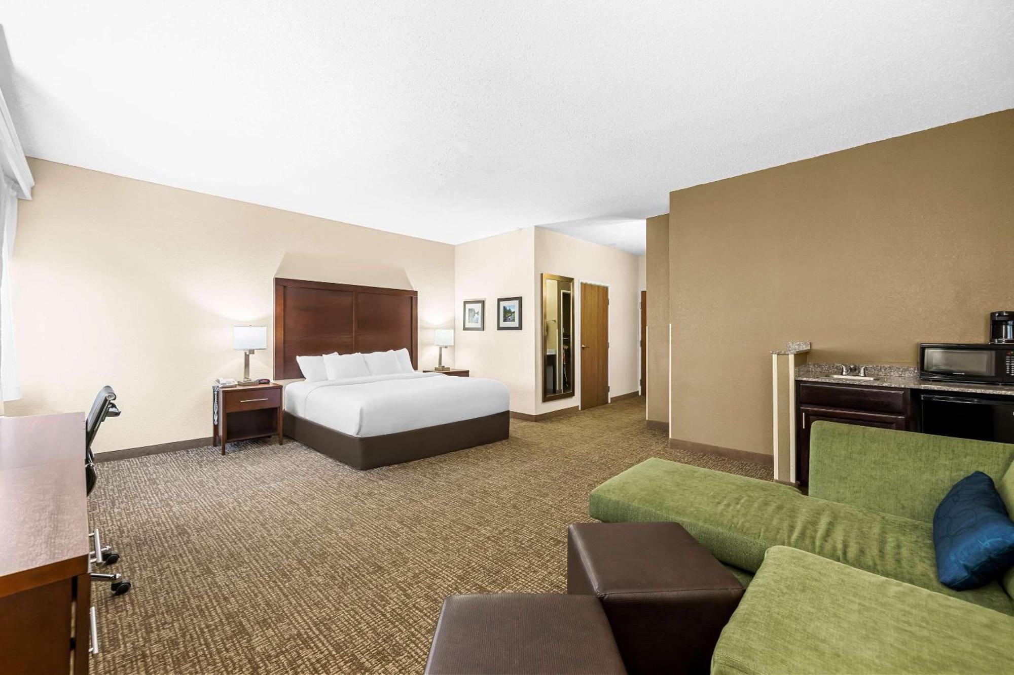 Comfort Inn & Suites プエブロ エクステリア 写真