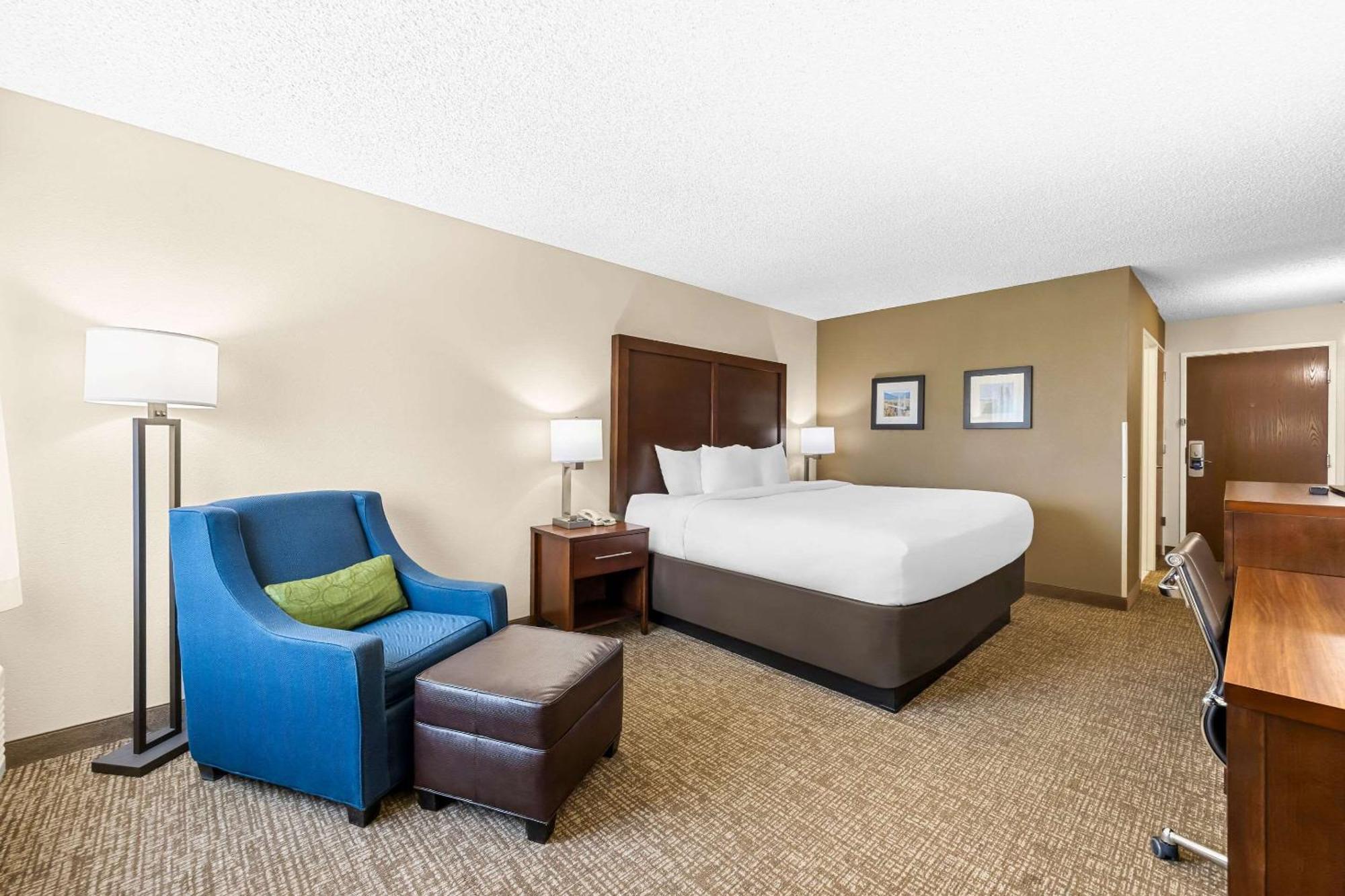 Comfort Inn & Suites プエブロ エクステリア 写真